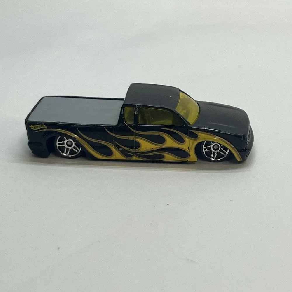 hot wheels steel flame die cast toy truck 1999 gmc‎ sonoma model 2003